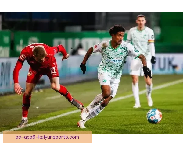 足球直播：荷乙联赛坎布尔对阵精彩赛事全程回顾与分析